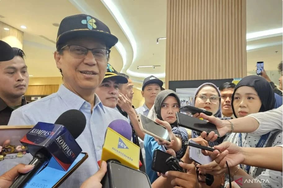 Menteri Kesehatan Budi Gunadi Sadikin ketika menemui awak media di Jakarta, Rabu (12/11/2025).