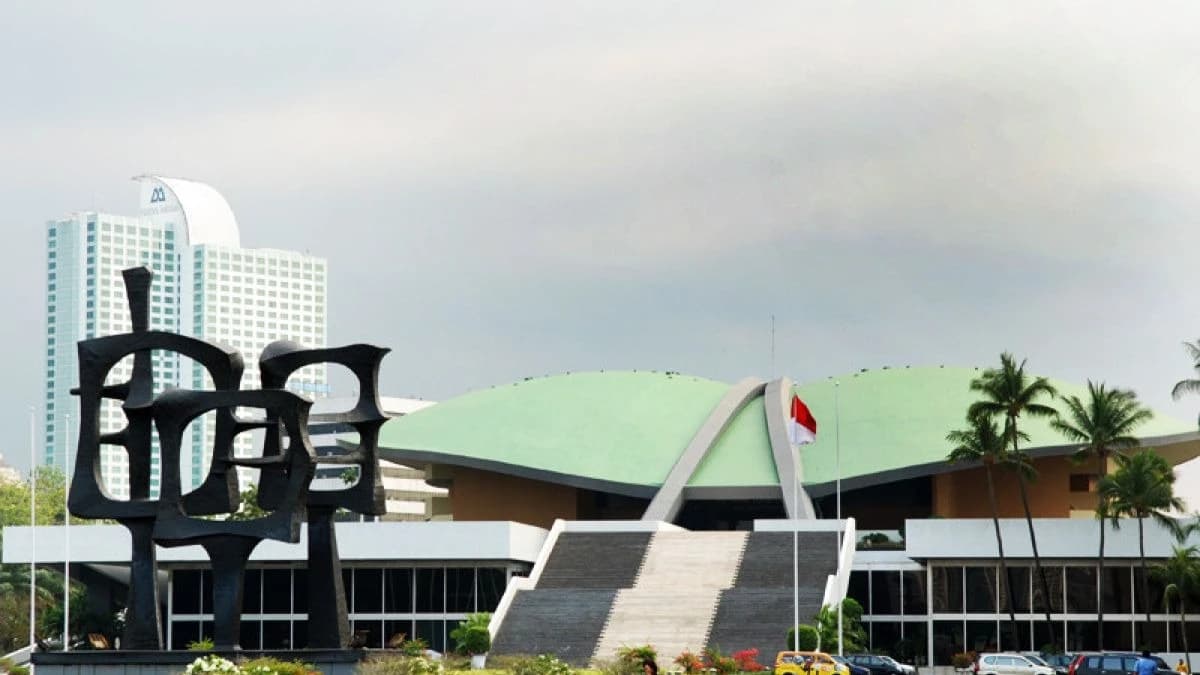 Gedung MPR cropped