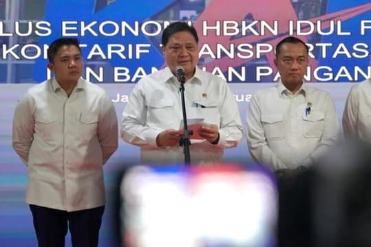 Bersama Menteri Sekretaris Negara Bapak Prasetyo Hadi Sekretaris Kabinet Bapak Teddy Indrawijay 696x465