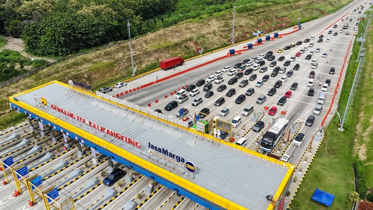 Pemerintah melalui berbagai instansi terkait telah menyiapkan langkah antisipatif dengan menerapkan rekayasa lalu lintas berupa sistem one way (satu arah), contra flow, serta ganjil-genap di sejumlah ruas tol utama.