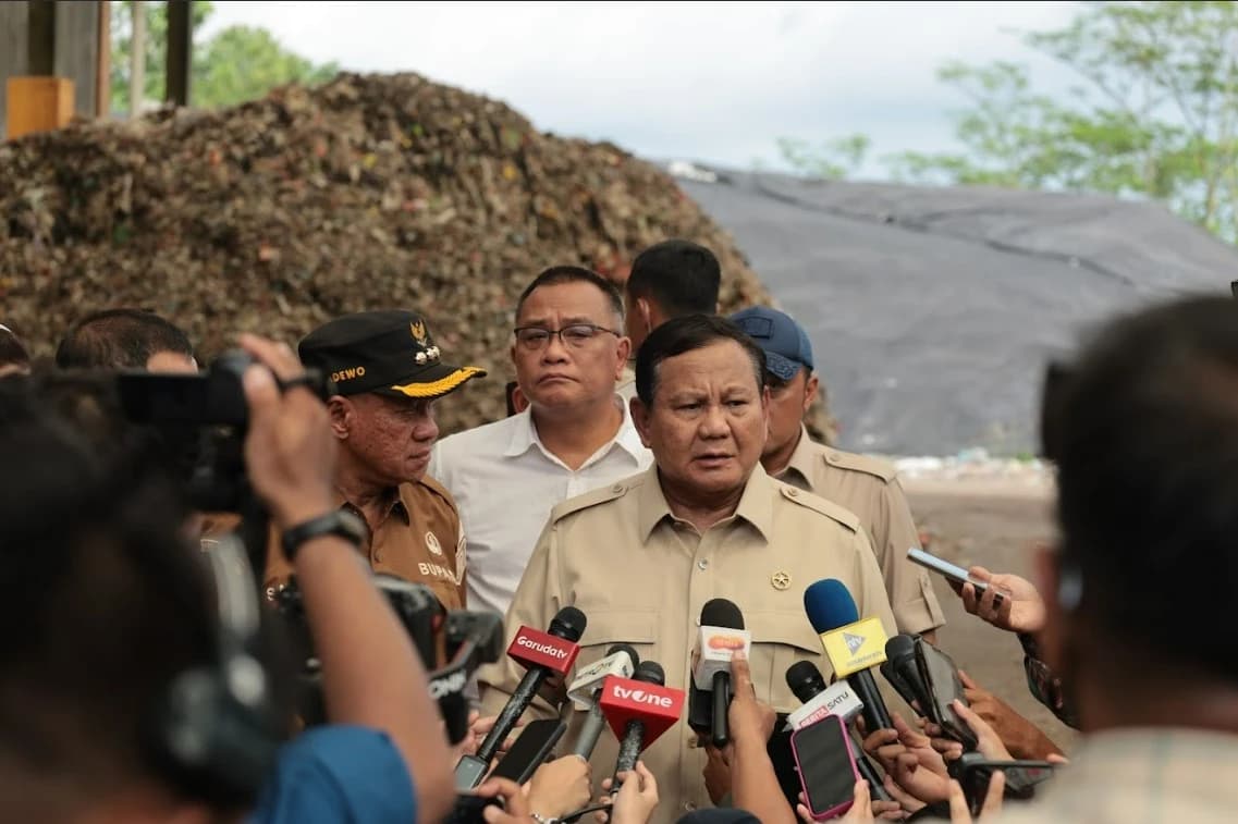Pernyataan tersebut bukan sekadar retorika, melainkan diperkuat dengan aksi nyata di lapangan, seperti saat meninjau TPST BLE Banyumas.
