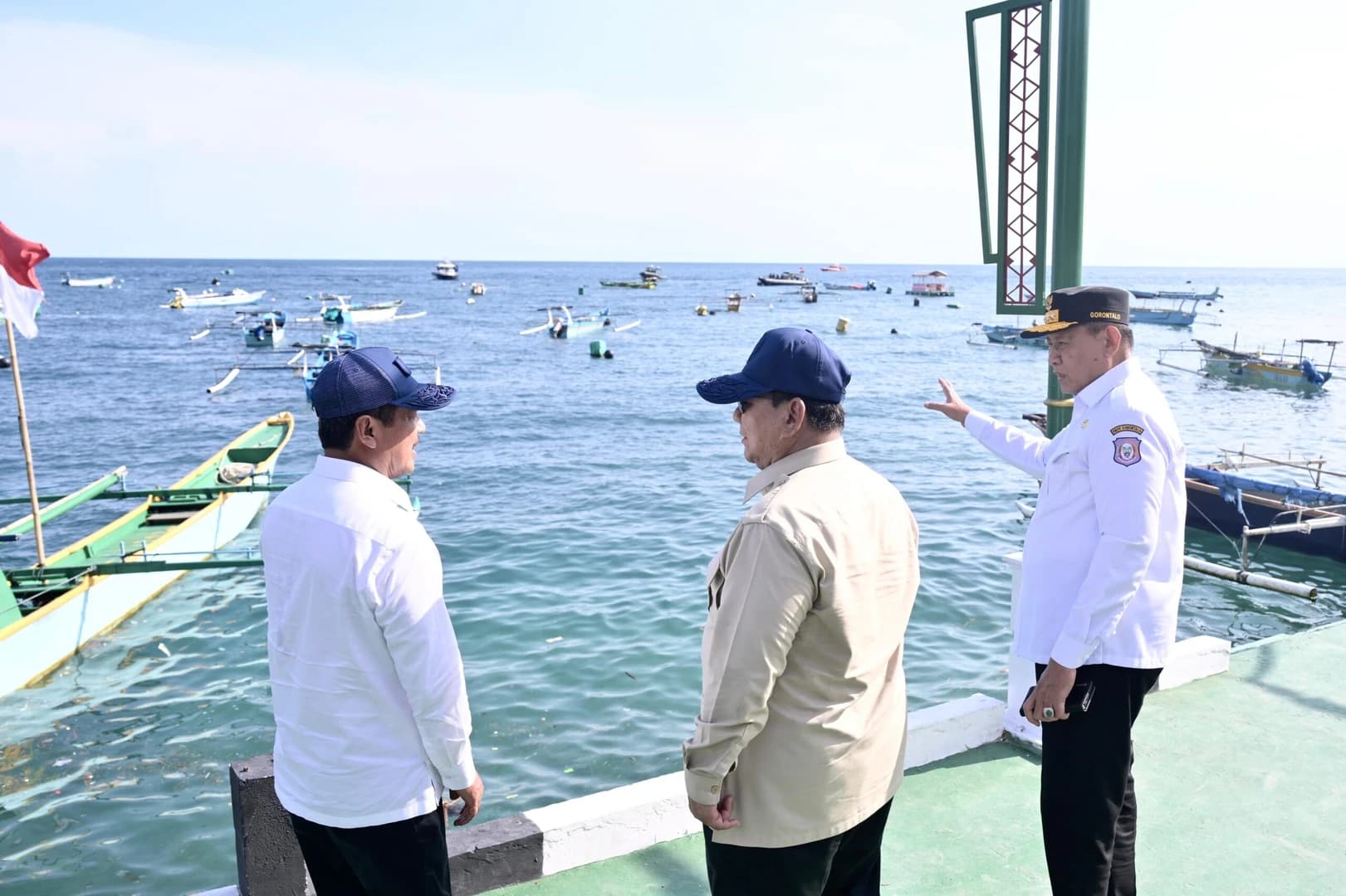 ehadiran Presiden di kawasan pesisir tersebut menjadi wujud perhatian pemerintah terhadap penguatan ekosistem perikanan rakyat sekaligus peningkatan kesejahteraan nelayan melalui fasilitas pendukung yang terintegrasi.