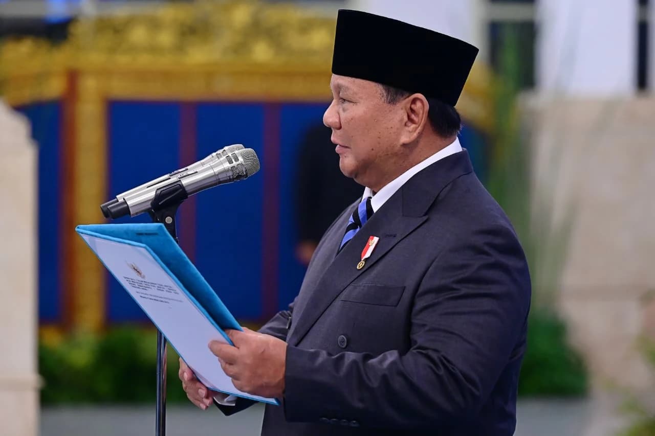 Presiden Prabowo Subianto melantik sepuluh menteri dan wakil menteri negara Kabinet Merah Putih dalam sisa masa jabatan periode tahun 2024–2029. Pelantikan berlangsung di Istana Negara, Jakarta, pada Kamis, 1 Oktober 2026.