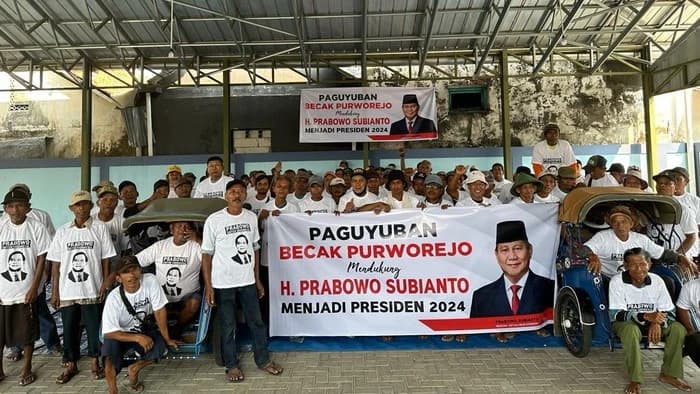 Kumpulan Tukang Becak Serentak Dukung Prabowo Presiden