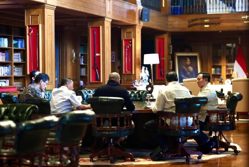Presiden Prabowo juga menekankan bahwa perundingan ekonomi tidak boleh semata-mata bersifat transaksional jangka pendek, melainkan harus berdampak langsung pada penguatan struktur ekonomi nasional.