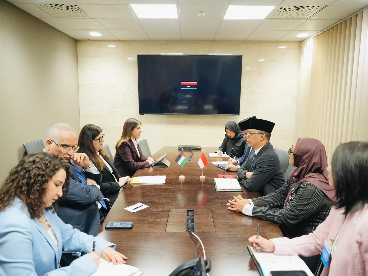 Pembentukan kantor penghubung oleh Otoritas Palestina untuk berkoordinasi dengan Board of Peace bukan sekadar langkah administratif, melainkan sinyal kuat bahwa jalur diplomasi dan kemanusiaan terus diperkuat di tengah situasi yang masih rapuh.