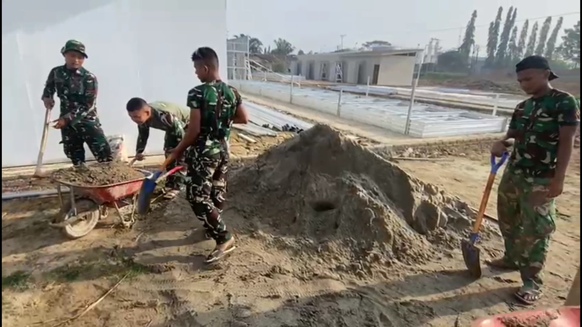 menunjukkan bahwa penanganan bencana tidak dapat dilakukan secara sendiri-sendiri.