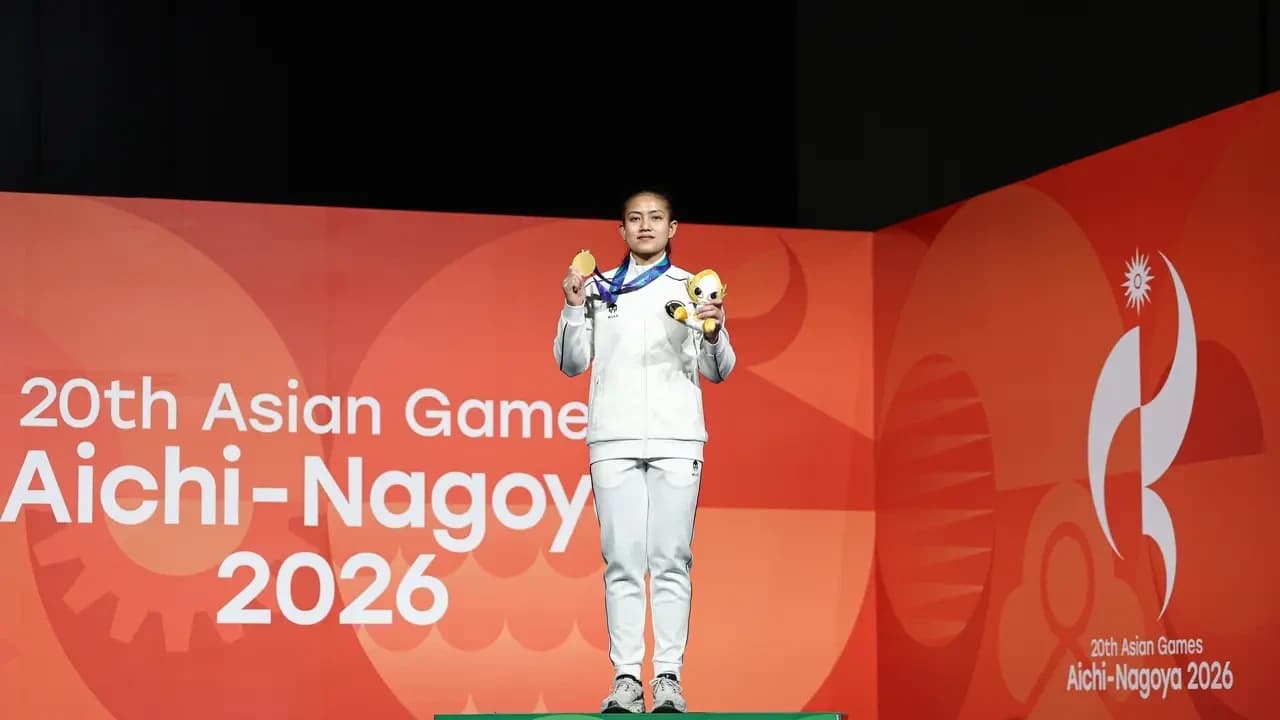 Atlet panjat tebing Indonesia, Desak Made Rita Kusuma Dewi, meraih medali emas nomor speed putri panjat tebing Asian Games 2026, di Nagoya International Exhibition Hall, Jepang