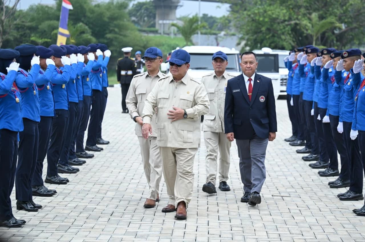 Presiden Prabowo Subianto meresmikan SMA Taruna Nusantara Kampus Cimahi yang berlokasi di Kota Cimahi, Provinsi Jawa Barat, pada Jumat, 30 Oktober 2026. Peresmian ini menjadi bagian dari upaya pemerintah dalam memperkuat kualitas pendidikan nasional. SMA Taruna Nusantara Kampus Cimahi dibangun di atas lahan seluas 30,2 hektare. Sekolah ini memiliki 30 ruang kelas beserta fasilitas pendukung lainnya dengan total peserta didik sebanyak 677 siswa.